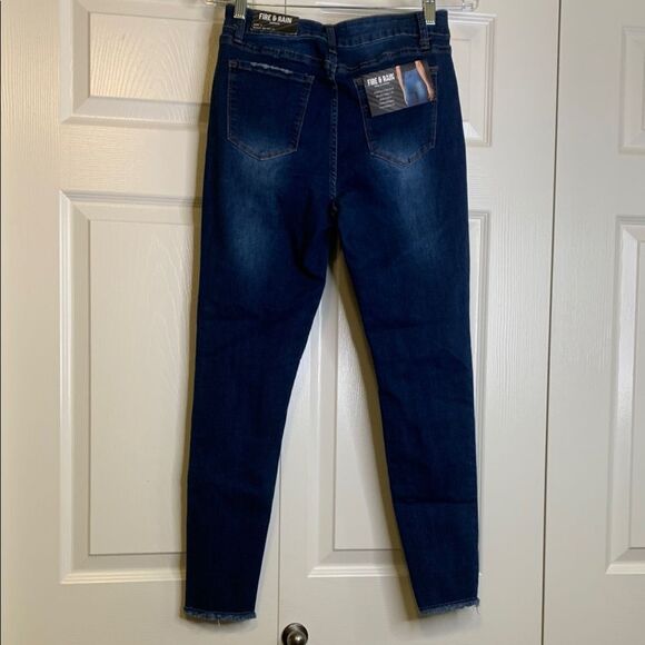 FIRE & RAIN, NWT, high rise skinny, rocker style - Picture 2 of 12